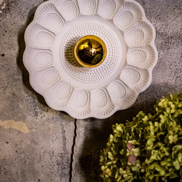 ceramic lamp detail